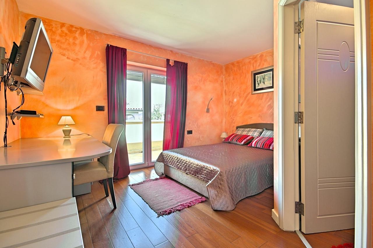 Villa Lidija Porec Bagian luar foto